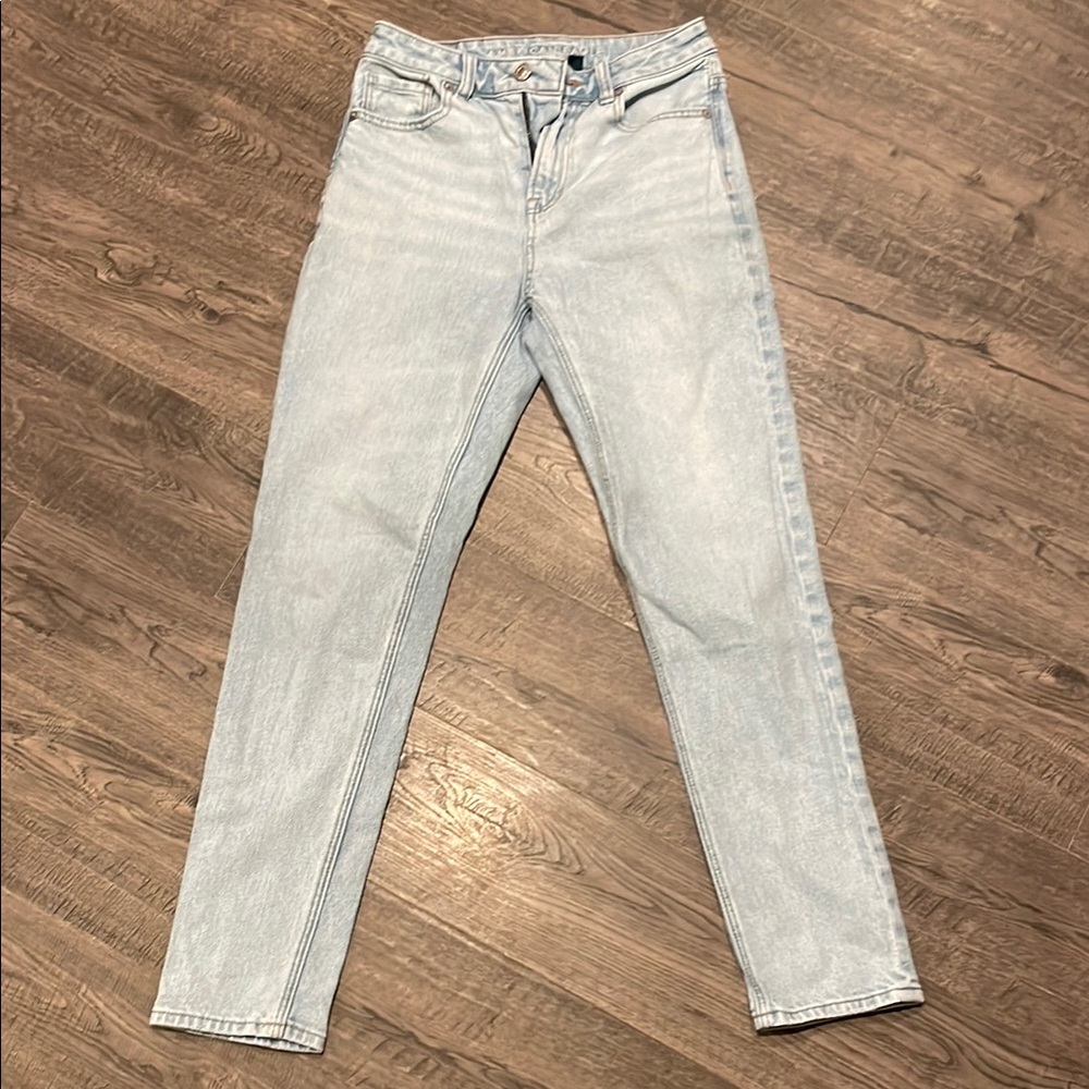 American Eagle Outfitters Light Wash strigid, high-rise, Straight Leg Jeans